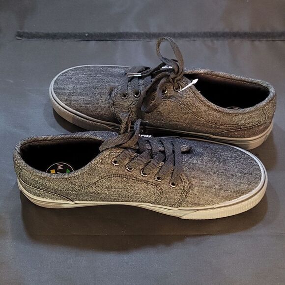 BRAND NEW MAUI AND SON LACE UP CLOSURE SNEAKER - Picture 9 of 14